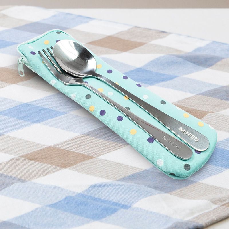 Set-De-Cuchara-Y-Tenedor-Con-Estuche-De-Tela-Azul-20-5Cm-3Pzas-Podras-Recibir-Alguno-De-Los-Productos-En-Las-Im-genes-Seg-n-Stock-2-2486