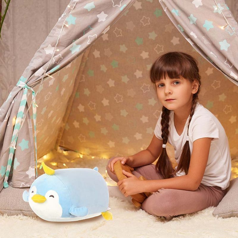 Peluche-Ping-ino-Con-Pl-tano-Azul-28X26-1X15-7Cm-7-5324