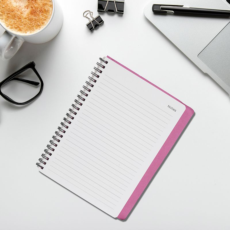 CUADERNO-CON-ESPIRAL-Y-PLAN-MENSUAL-FUCSIA-80-HOJAS-4-7608