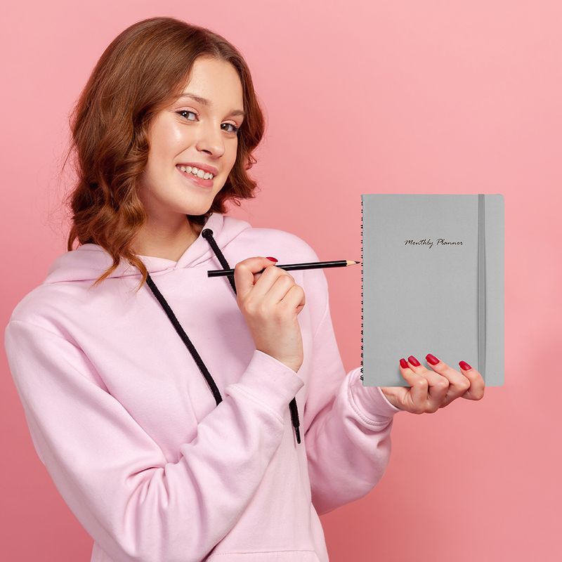 CUADERNO-DE-ESPIRAL-CON-PLAN-MENSUAL-GRIS-80-HOJAS-5-7415