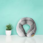 Almohada-De-Viaje-Miniso-Gatito-Con-Bordes-Levantados-Gris-6-14140