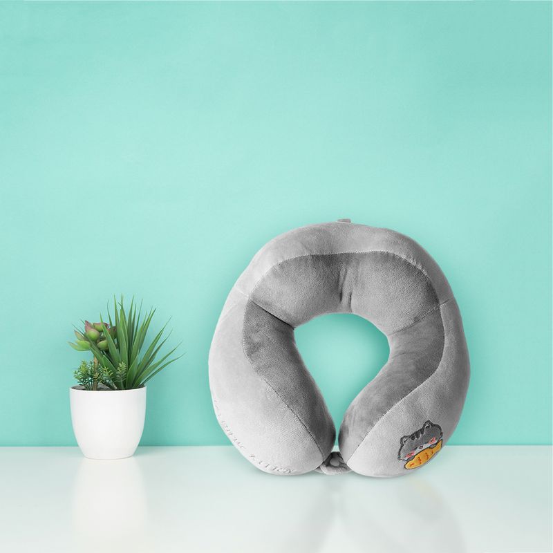 Almohada-De-Viaje-Miniso-Gatito-Con-Bordes-Levantados-Gris-6-14140