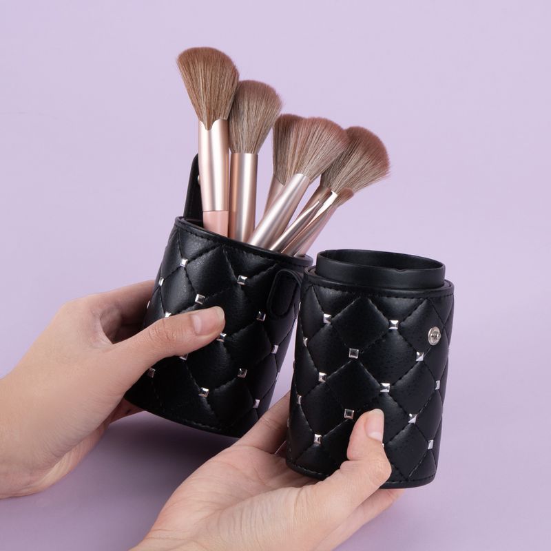 Estuche-Para-Brochas-De-Maquillaje-Capitoneado-Sint-tico-Negro-9x21-cm-2-29044