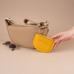 Monedero-Media-Luna-Sint-tico-Amarillo-13x10-cm-2-30267