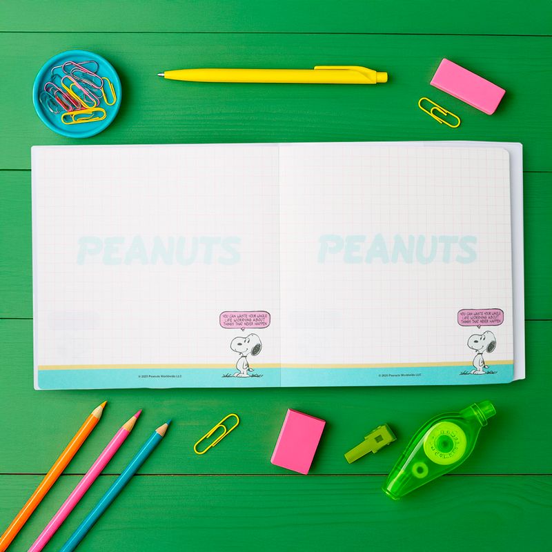 Libreta-Snoopy-Pasta-Suave-Morada-15x15-cm-80-Hojas-Cuadros-2-30308
