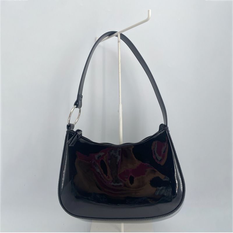 Bolso-De-Hombro-Miniso-Acabado-Tipo-Charol-Sint-tico-Negro-2-22554