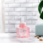 BOTELLA-DE-VIAJE-ROSA-250-ML-MINISO-3-1651