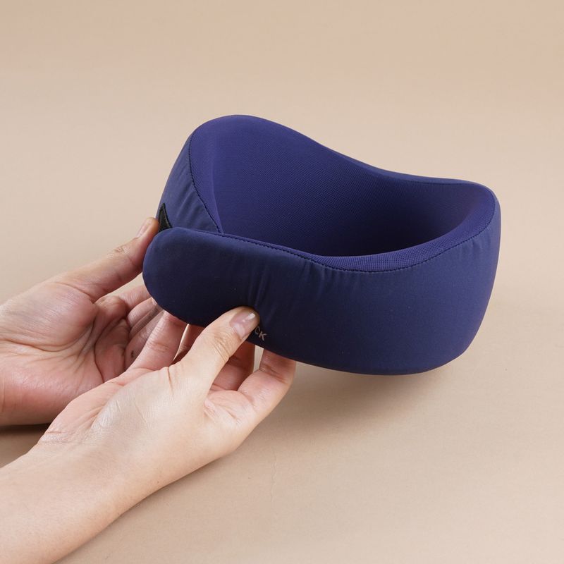 Almohada-De-Viaje-Con-Borde-Levantado-Memory-Foam-Azul-23x20-cm-2-30950