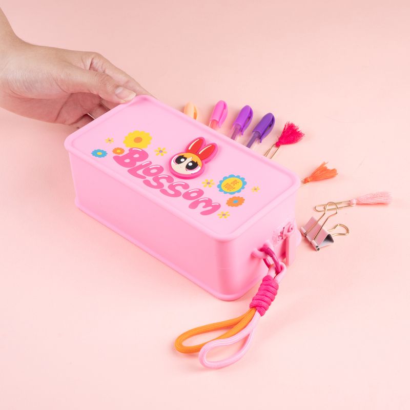 Cosmetiquera-Las-Chicas-Superpoderosas-Bomb-n-Silicona-Rosa-19x19-cm-2-31038