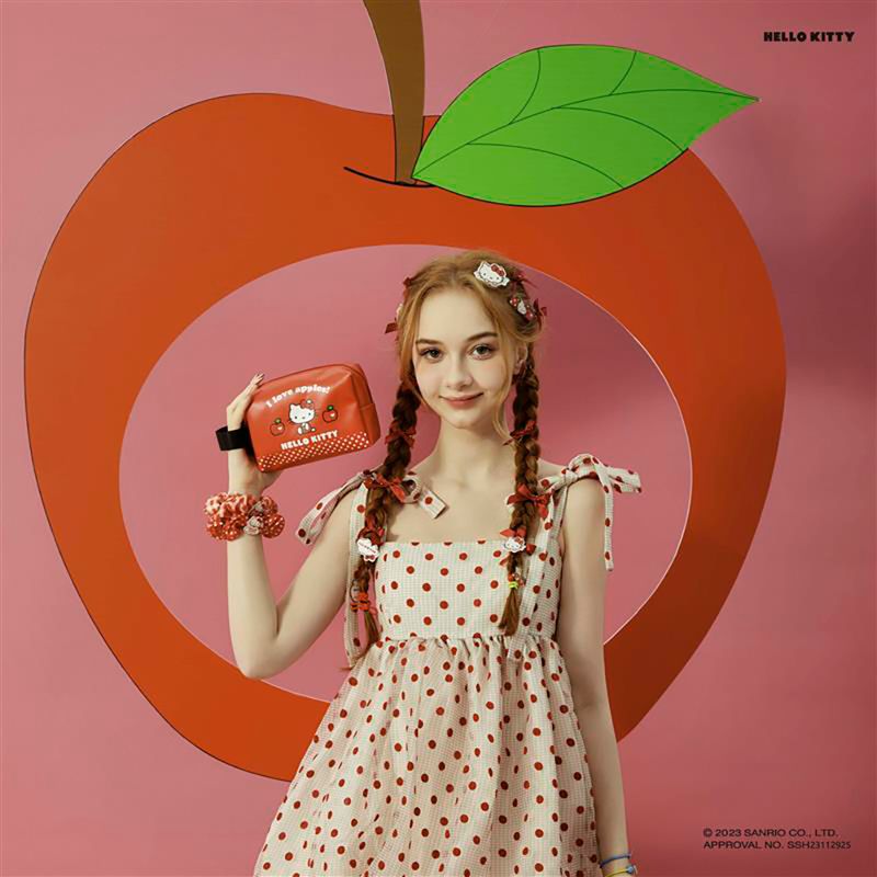 Cosmetiquera-Sanrio-Hello-Kitty-Sint-tica-Roja-15x10-cm-2-21585