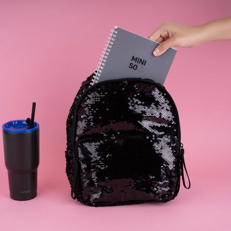 Mochila-Casual-Dise-o-Con-Lentejuelas-Textil-Negra-25x30-cm-2-31948